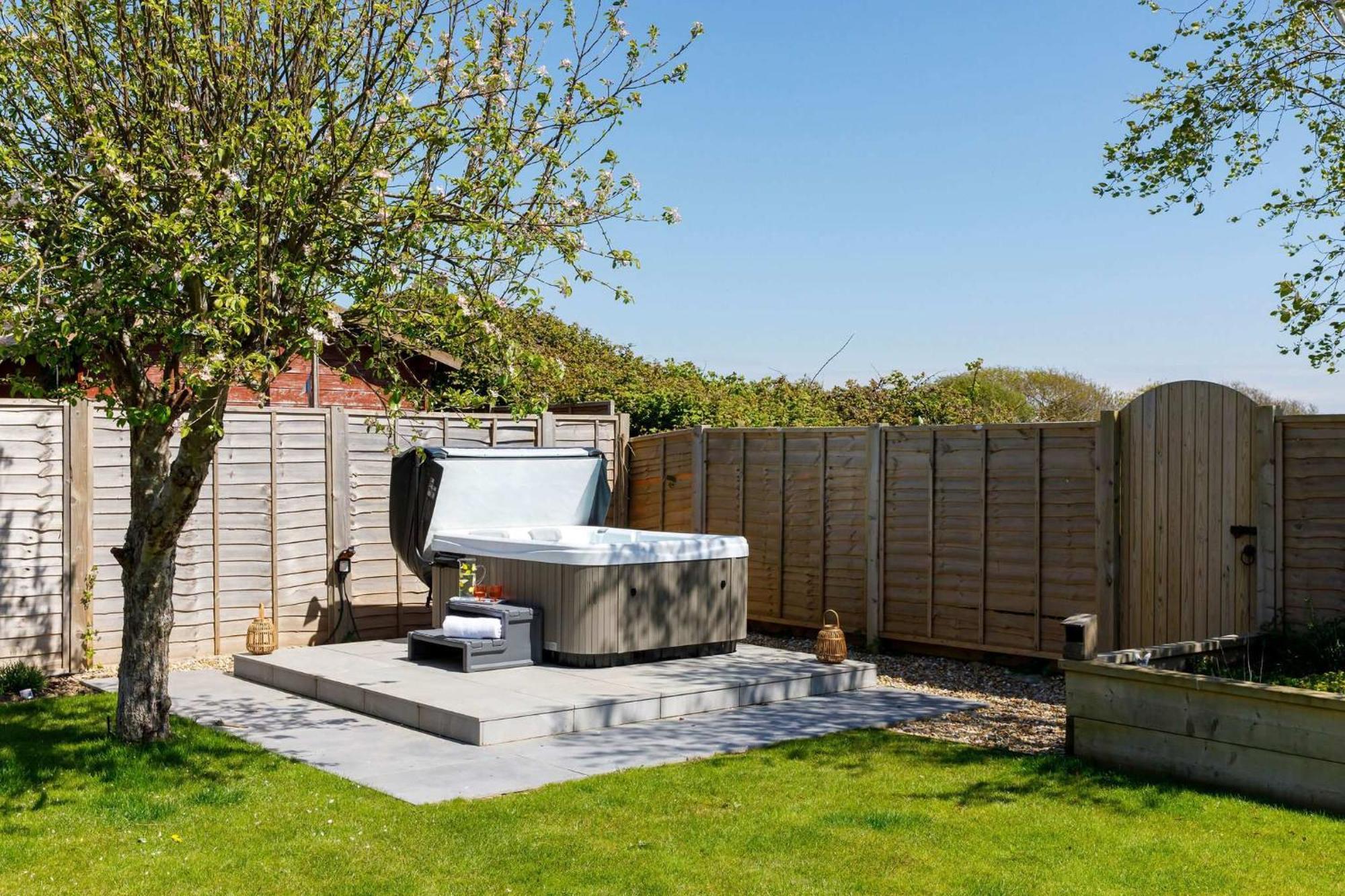 Spacious Home For 8 In Witterings - Walk To Beach East Wittering Zewnętrze zdjęcie